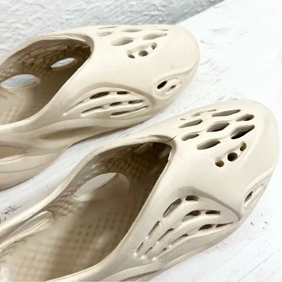 Foam Shoes 42 8 8.5 Ivory Cream