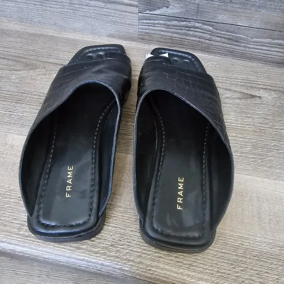 FRAME Le Hewitt croc-embossed leather slides size 37 1/2