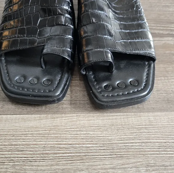 FRAME Le Hewitt croc-embossed leather slides size 37 1/2