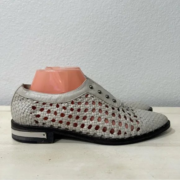 Freda Salvador White Leather Wish Oxfords Size 9