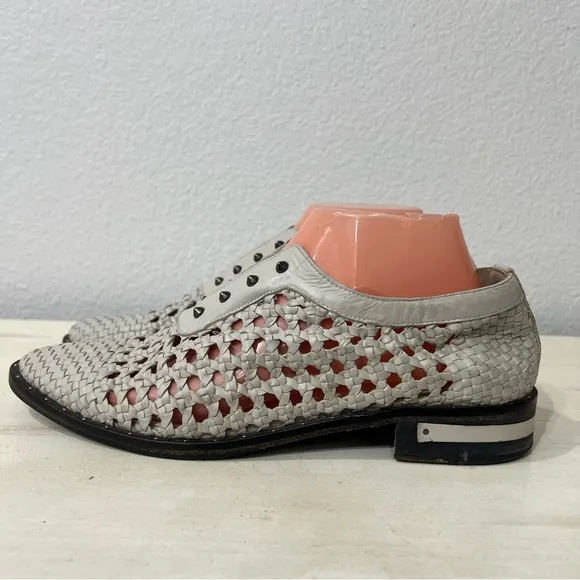 Freda Salvador White Leather Wish Oxfords Size 9