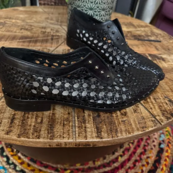 Freda Salvador Wish Studded Oxfords Size 7.5