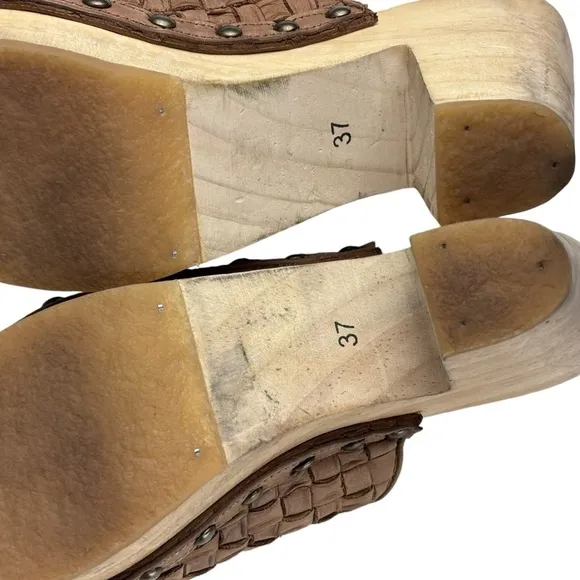 FREE PEOPLE ADELAIDE WOVEN LATTICE LEATHER WOODEN SLIP ON MULE CLOGS