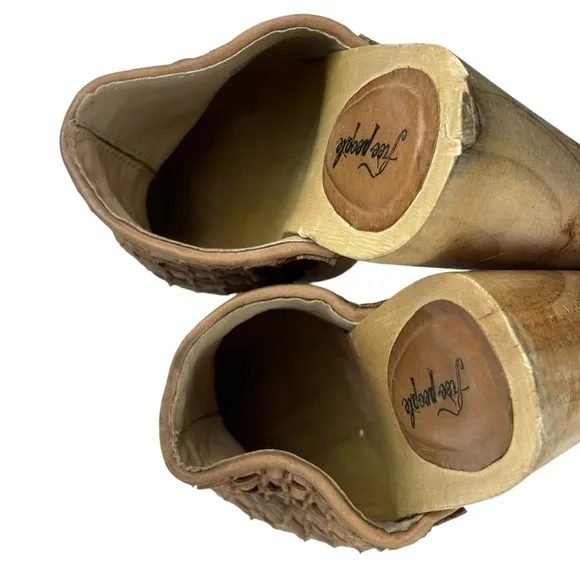 FREE PEOPLE ADELAIDE WOVEN LATTICE LEATHER WOODEN SLIP ON MULE CLOGS