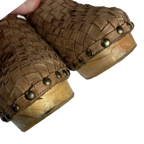 FREE PEOPLE ADELAIDE WOVEN LATTICE LEATHER WOODEN SLIP ON MULE CLOGS