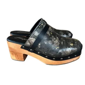 Free People Calabasas floral platform black leather studded clogs size 37