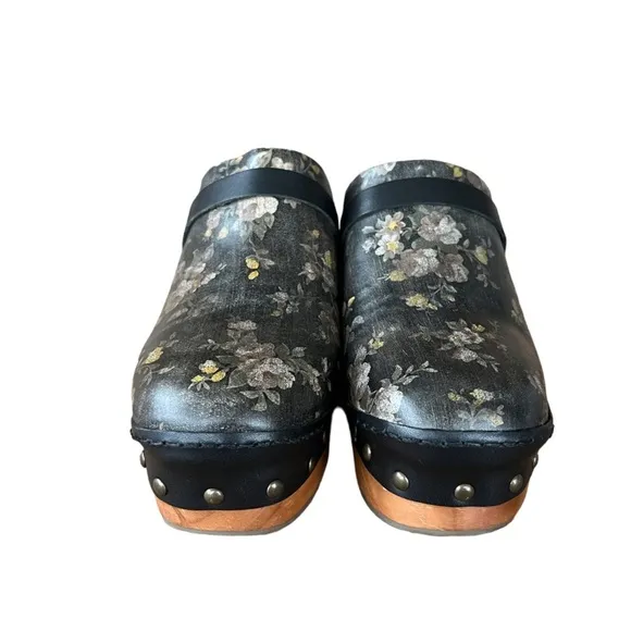 Free People Calabasas floral platform black leather studded clogs size 37