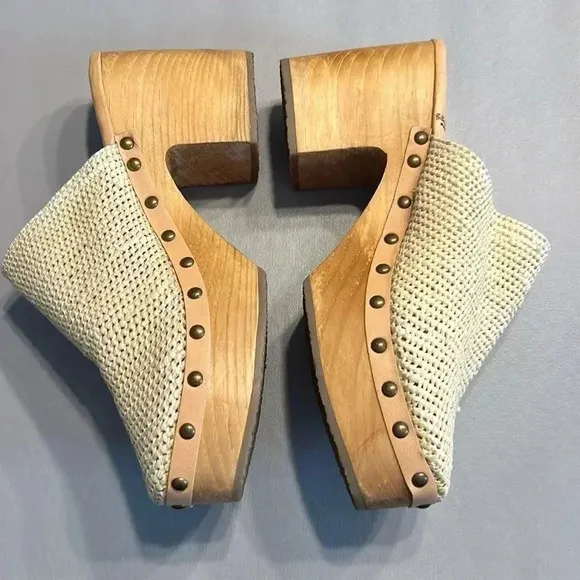 Free People Claudia Crochet Clogs in cream color size 41 or 11