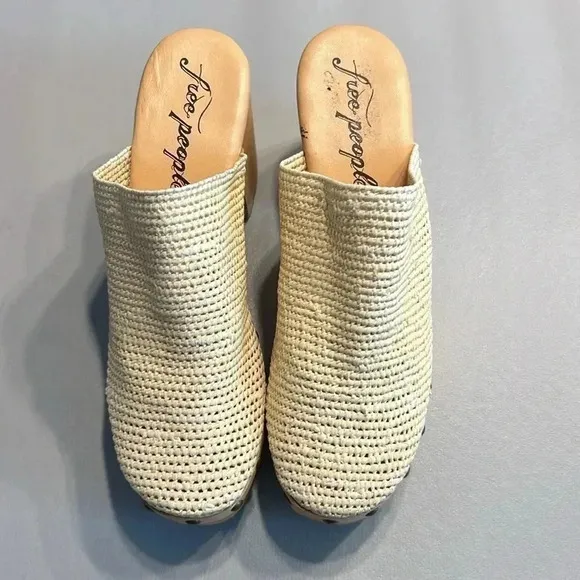 Free People Claudia Crochet Clogs in cream color size 41 or 11