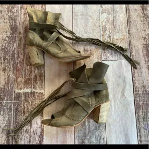 Free People leather open‎ toe heels size 38
