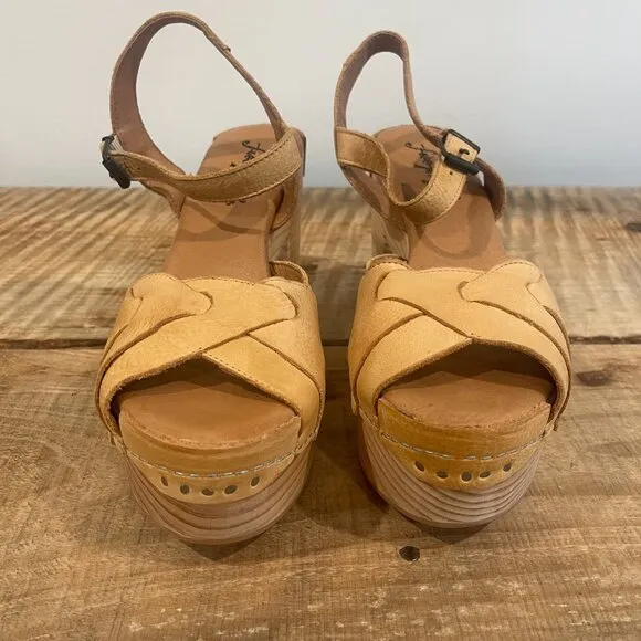 Free People Orion Woven Clogs NWOB Size 38(8)
