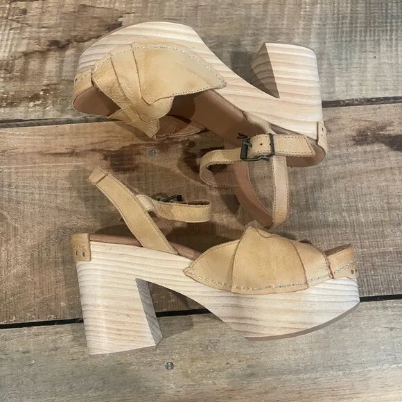 Free People Orion Woven Clogs NWOB Size 38(8)