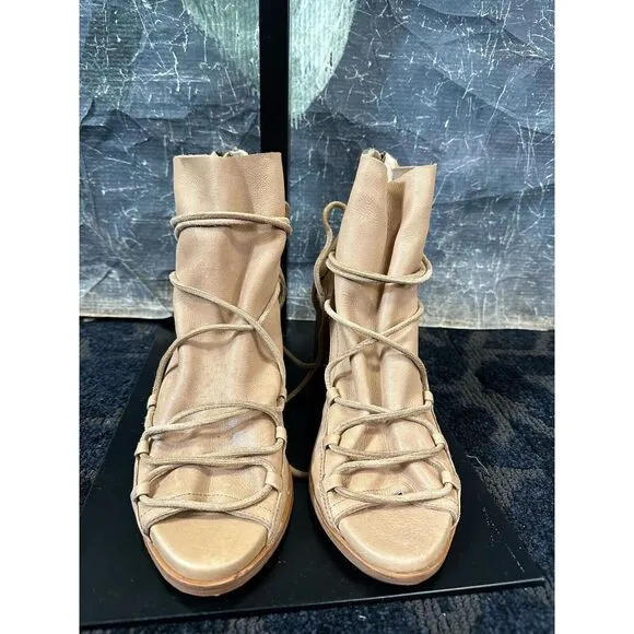 Free People Reese Distress Heel Size 8.5