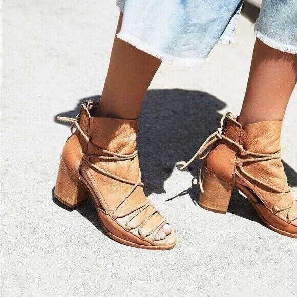 Free People Reese Distress Heel Size 8.5