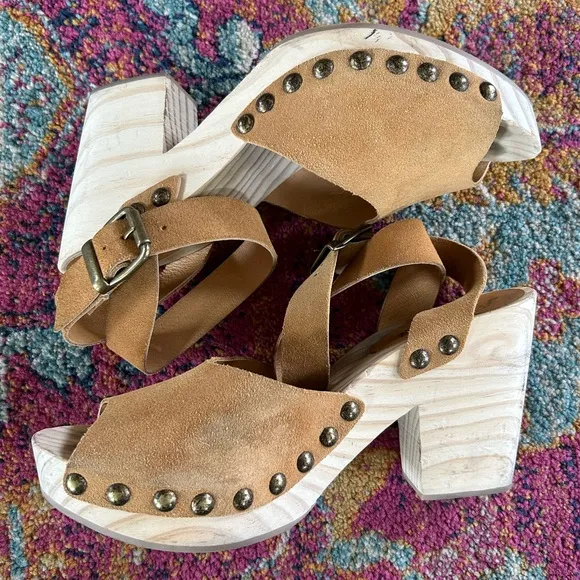 Free People | Women’s tan suede ankle buckle Pasadena Clogs bronze studded, 9.5