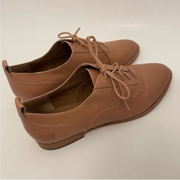 Frye Leather Lace Up Oxfords Preppy Academia Neutral Pink Flats Womens Size 7.5