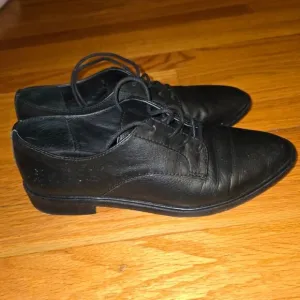 Frye black leather oxfords women size 7m