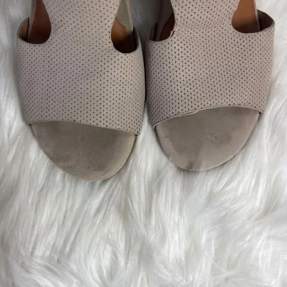 Gentle Souls Charlene 2 Textured Suede Block Heels Sz 8.5