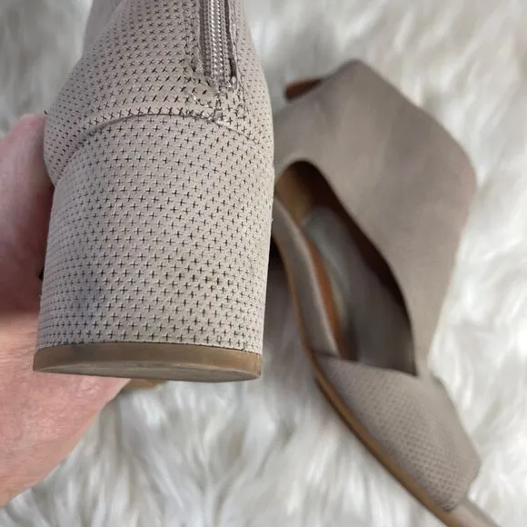 Gentle Souls Charlene 2 Textured Suede Block Heels Sz 8.5