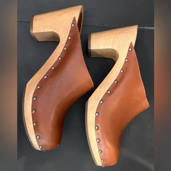 GENTLY used condition, Sean Signature clogs