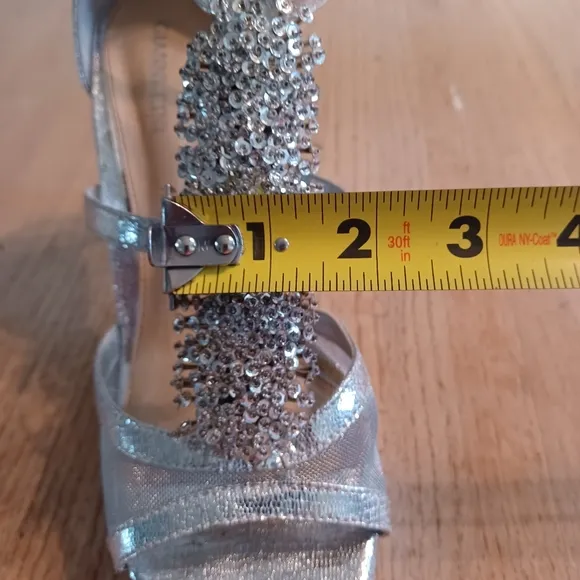 GIANNI BINI &quot;BRYNLEE&quot; PLATFORM HEELS SIZE 8.5