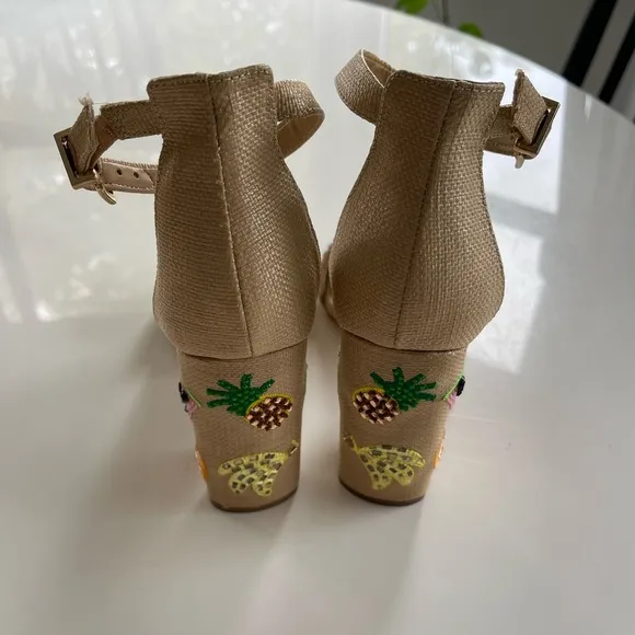 Gianni Bini Joenahtwo Straw Fruit Embellished Block Heels - 7