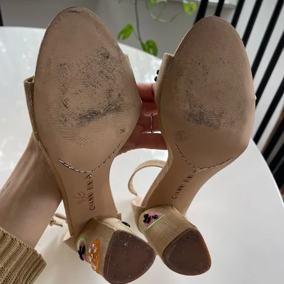 Gianni Bini Joenahtwo Straw Fruit Embellished Block Heels - 7