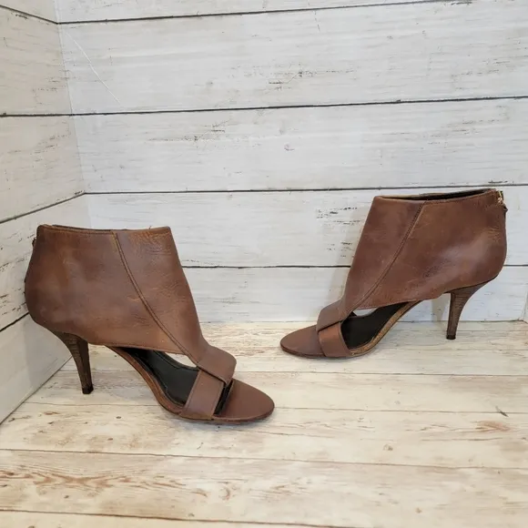 Givenchy brown leather open toe heels EU 36
