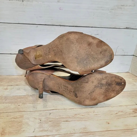 Givenchy brown leather open toe heels EU 36