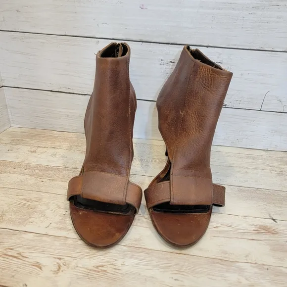 Givenchy brown leather open toe heels EU 36
