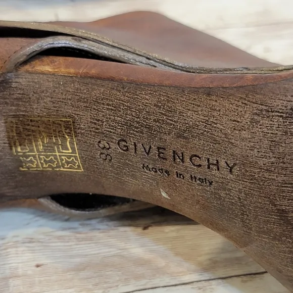 Givenchy brown leather open toe heels EU 36