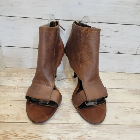 Givenchy brown leather open toe heels EU 36