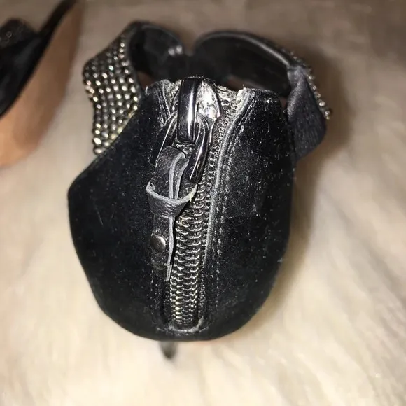 GLINT Sz 8 “Devyn” Black Rhinestone Stiletto Heels
