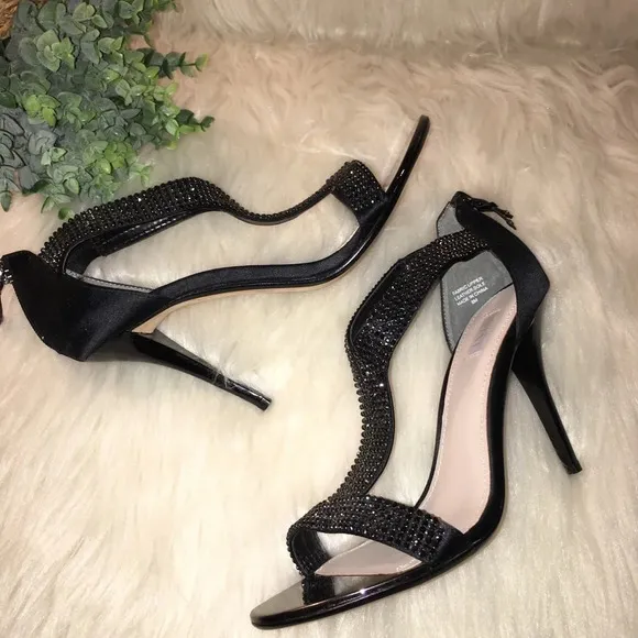 GLINT Sz 8 “Devyn” Black Rhinestone Stiletto Heels