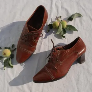 Gorgeous brown leather heeled oxfords/booties
