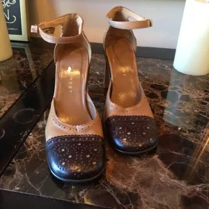 GORGEOUS BROWN Block Heels