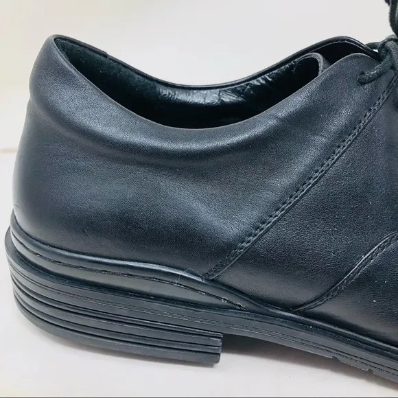 Gravity Defyer Black Leather Oxfords