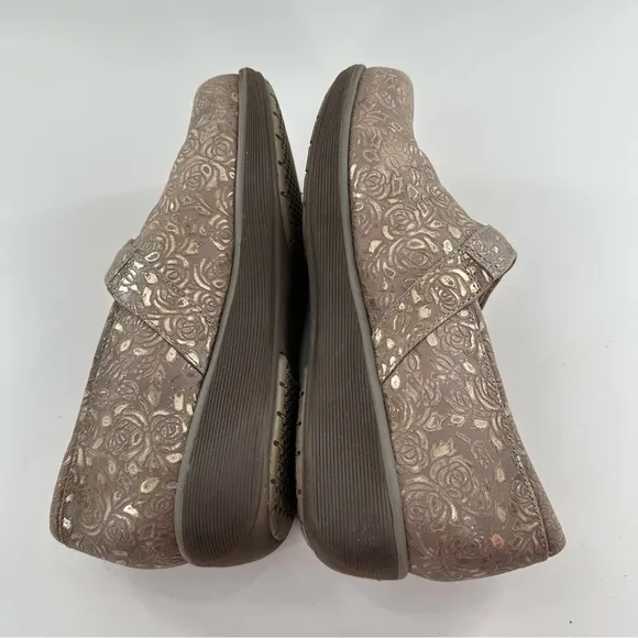 Greys Anatomy soft walk Meredith closed back clogs 8 brown oil slip resistant