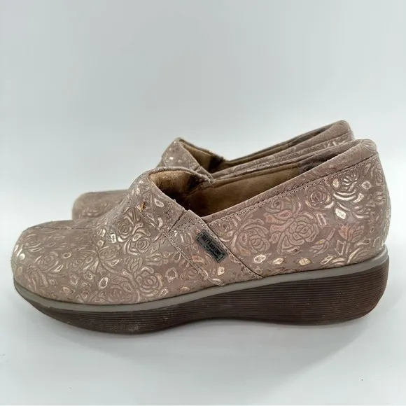 Greys Anatomy soft walk Meredith closed back clogs 8 brown oil slip resistant