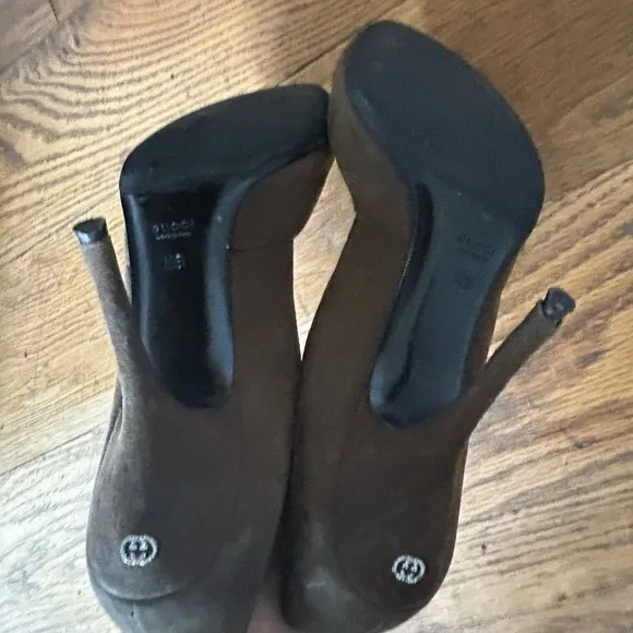 Gucci AuthenticBrown Open Toe Suede Heels Size 10B