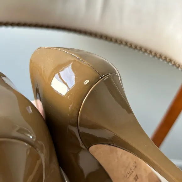 Gucci brown patent leather square toe heels