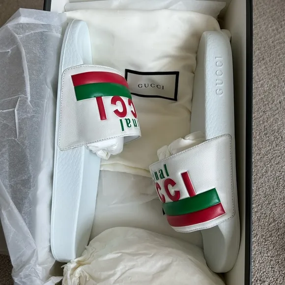 Gucci Original logo slides NWT