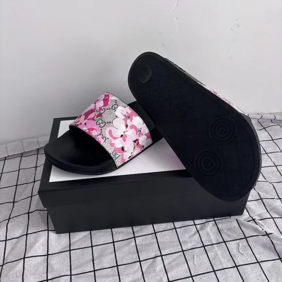 ⛱GUCCI - Pink GG Blooms Supreme Floral Slides⛱