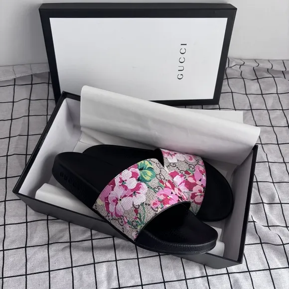 ⛱GUCCI - Pink GG Blooms Supreme Floral Slides⛱