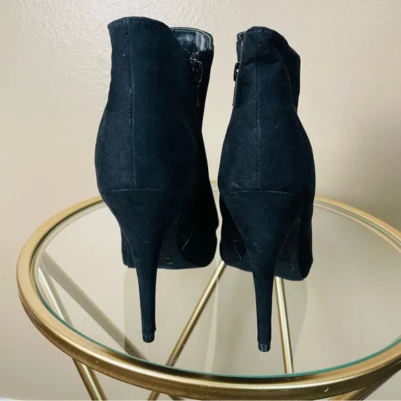 Guess Black Suede High Heels Peep Toe 4 Inch Zip Up Open Toe Heels 8 M New