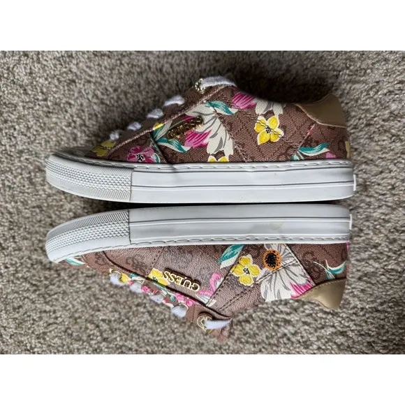 Guess Floral Logo Sneakers Low Top Casual Fashion Shoes Size 6