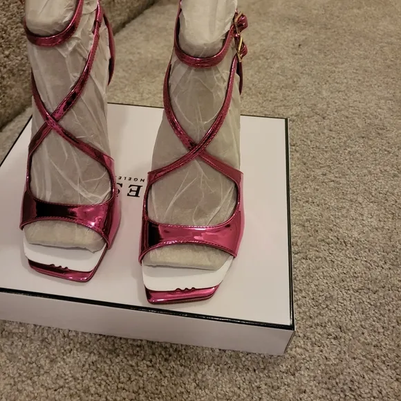 Guess Sella Medium Pink Cross Strap Heels - Size 7M NWT