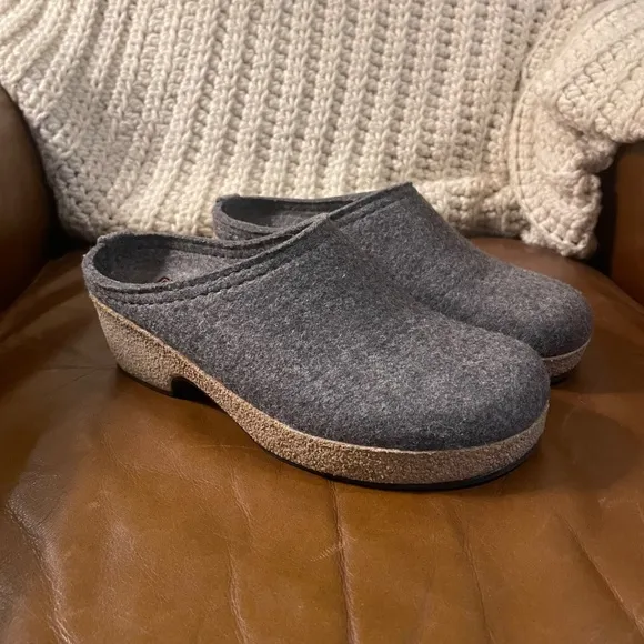 Haflinger grey wool mules Size 37 (6.5) NEW condition
