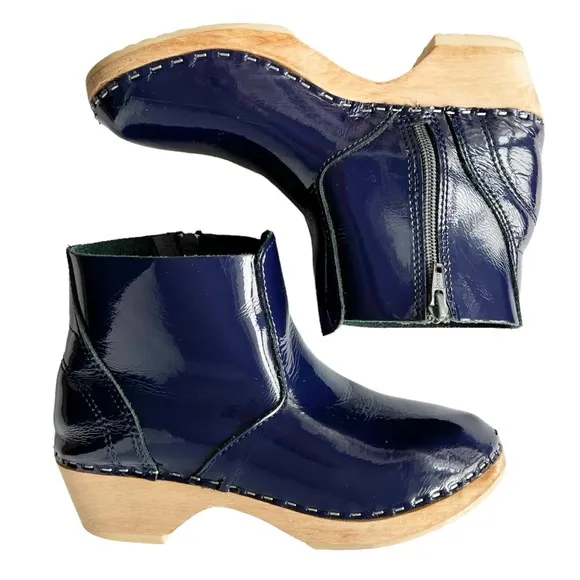 Hanna Andersson Navy Blue Patent Leather Ankle Boot Clogs | 36