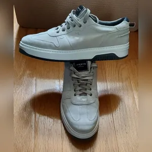 HARRYS OF LONDON MEN'S GRAY SUEDE LEATHER UPPER OXFORDS SIZE 44 MADE IN PORTUGAL